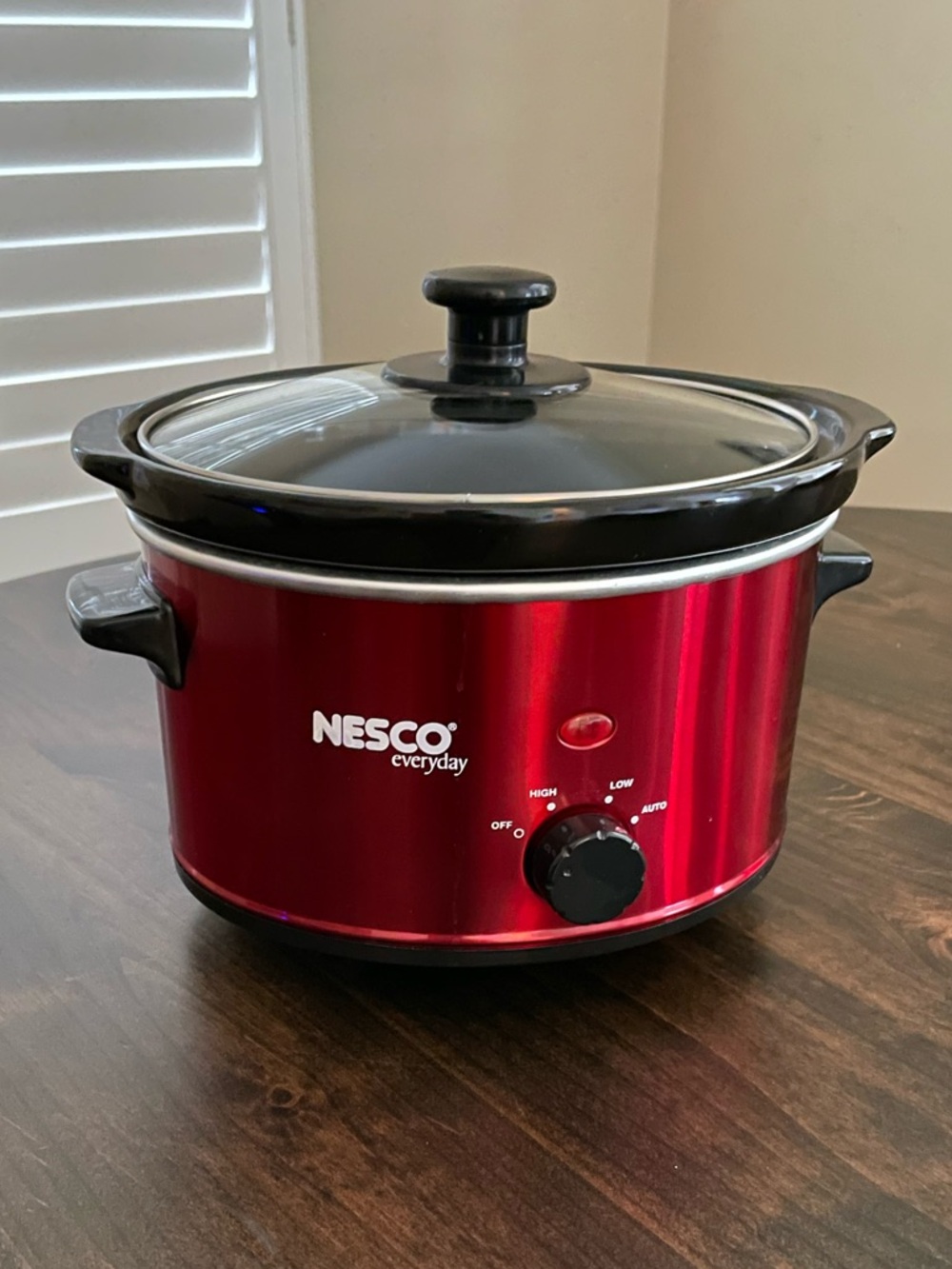 Nesco 1.5 Quart Slow Cooker - Metallic Red